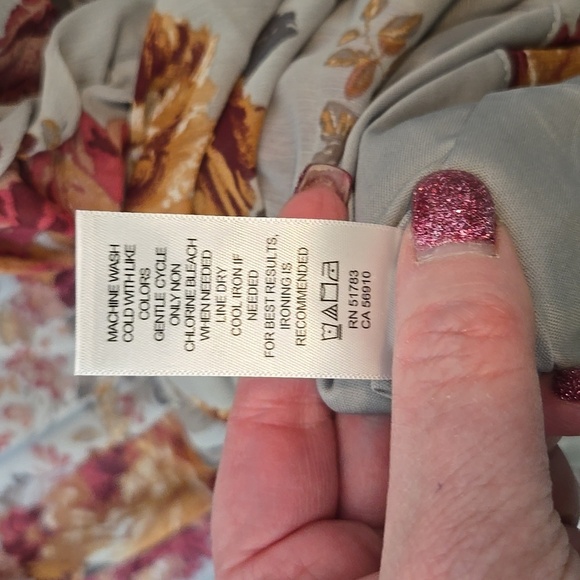 MAURICES WOMENS 2X LINED FLORAL FLIRTY RUCHED  GRAY CRANBERRY FEMININE DRESS - Picture 8 of 8